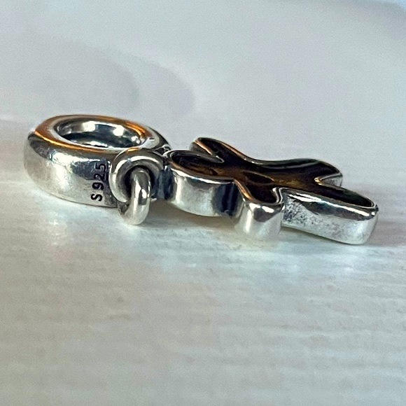 100% Authentic Pandora Sterling Silver GINGERBREAD MAN Dangle Charm #790997EN… - Picture 3 of 3